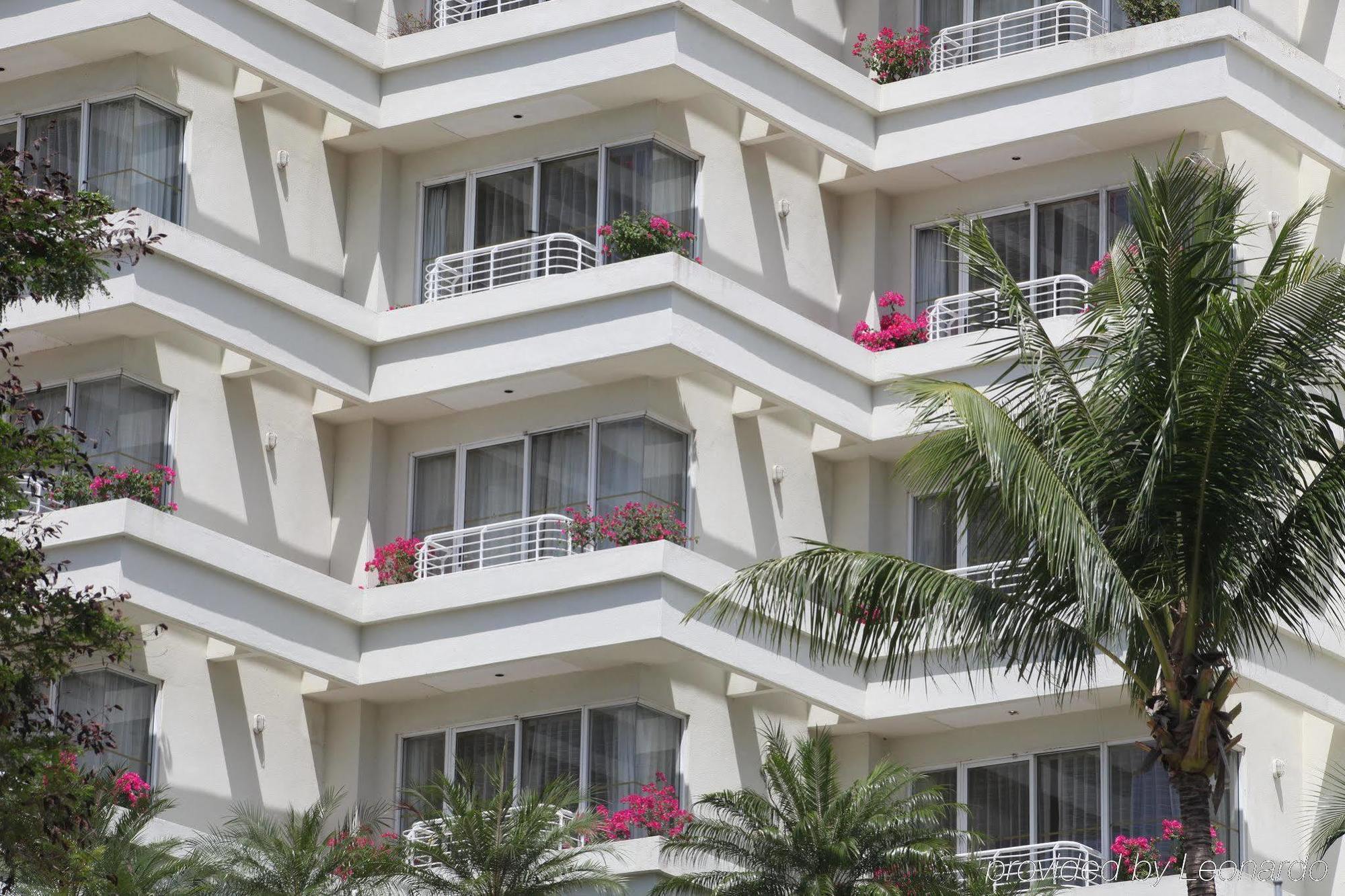 Dorsett Grand Labuan Hotel Exterior photo